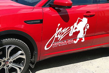 Брендування авто та вітрин